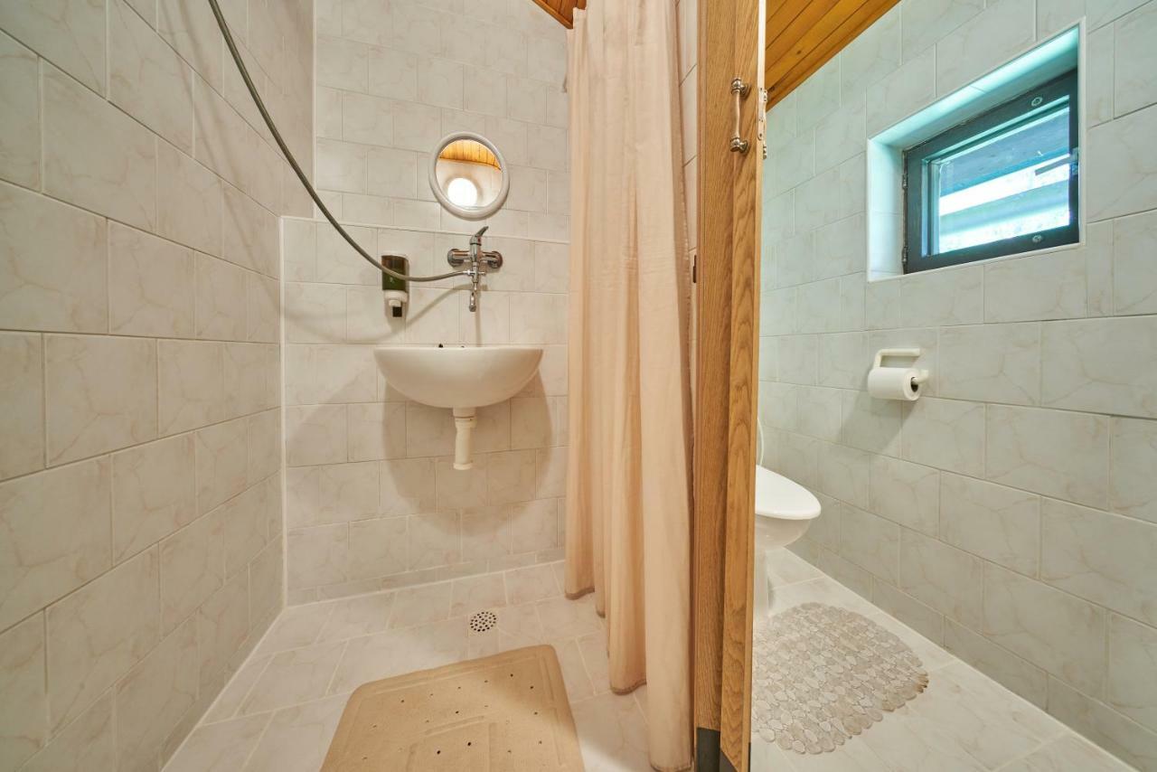 Hotel Penzion Pod Lesem à Hodkovice Extérieur photo